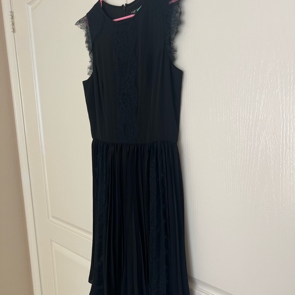 WOMEN'S BANANA REPUBLIC SLEEVELESS BLACK DRESS size 12 TALL - Picture 4 of 7